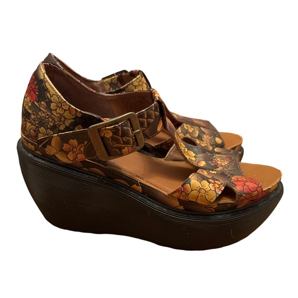 Dr. Martens Shoes - Dr. Martens Women`s Adaya Platform Cross Strap Sandal Tattoo Floral - size 7